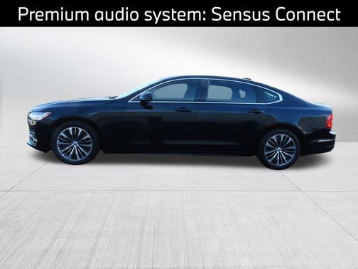 2022 Volvo S90 B6 Momentum