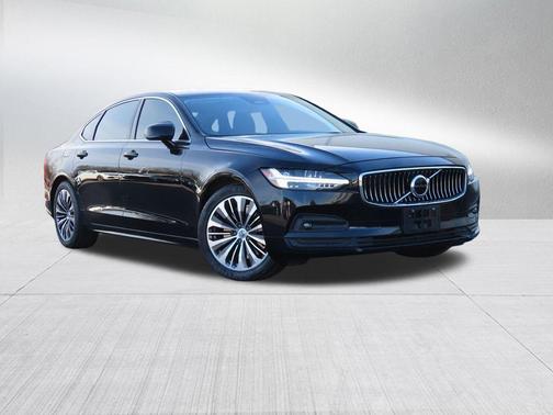 2022 Volvo S90 B6 Momentum