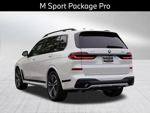 White 2027 BMW X7 xDrive40i