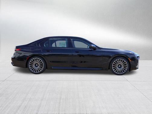 2026 BMW 760 xDrive