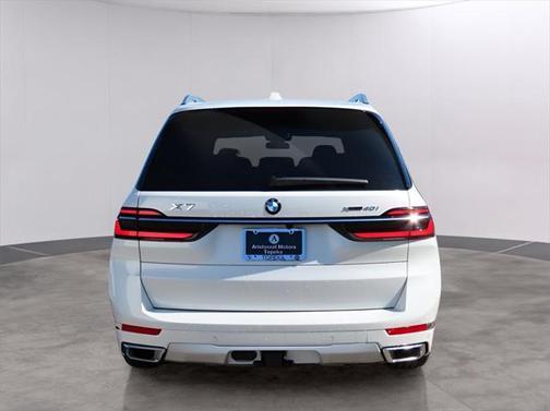 2025 BMW X7 xDrive40i