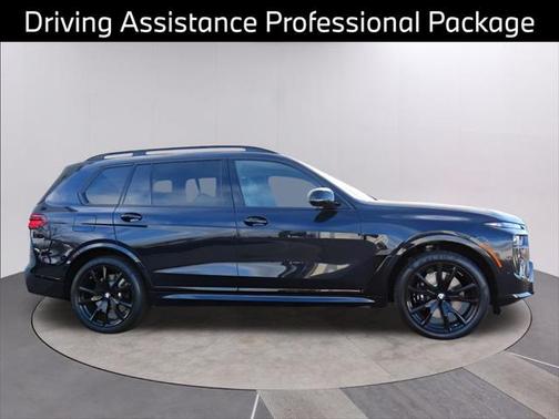 2025 BMW X7 M60i
