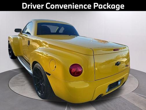 2004 Chevrolet SSR LS