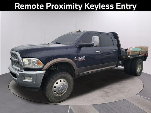 2017 RAM 3500 Laramie Crew Cab 4x4 8' Box