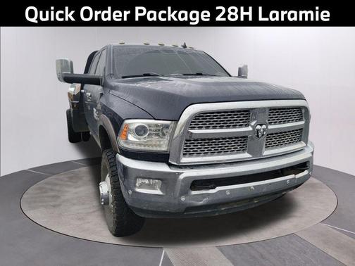 2017 RAM 3500 Laramie Crew Cab 4x4 8' Box