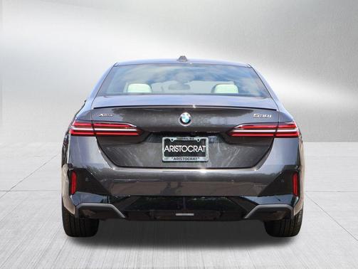 Dark Graphite Metallic 2027 BMW 530 i xDrive