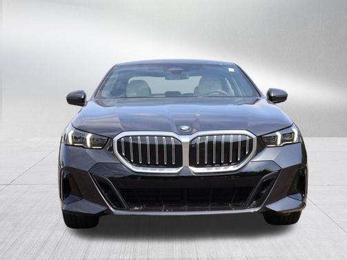 Dark Graphite Metallic 2027 BMW 530 i xDrive