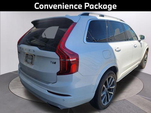 2018 Volvo XC90 T6 Momentum