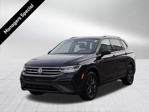Deep Black Pearl 2022 Volkswagen Tiguan 2.0T SE 4MOTION