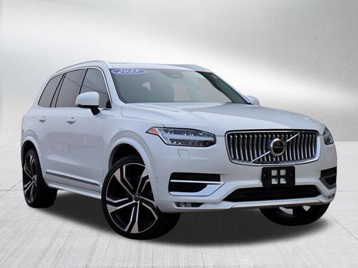 2025 Volvo XC90 B6 Ultra