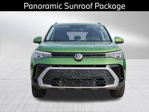 Bright Moss Green Metallic 2025 Volkswagen Taos 1.5T SE