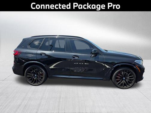 Black Sapphire Metallic 2021 BMW X5 M50i