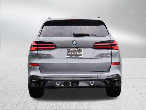 Skyscraper Grey Metallic 2026 BMW X5 xDrive40i