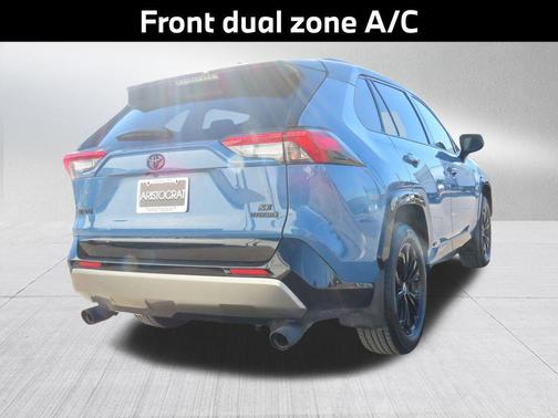 2022 Toyota RAV4 Hybrid SE