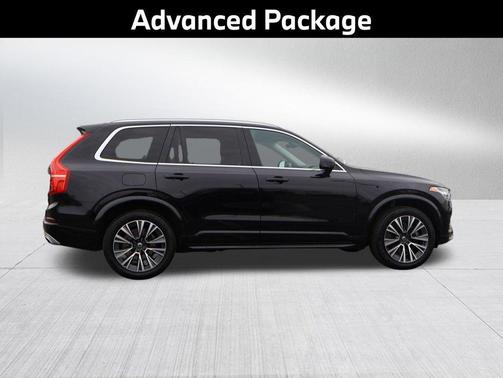 2021 Volvo XC90 T6 Momentum