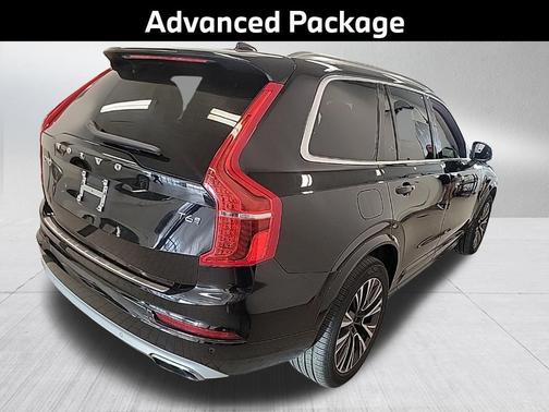 2021 Volvo XC90 T6 Momentum