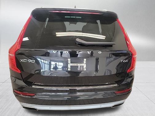 2021 Volvo XC90 T6 Momentum