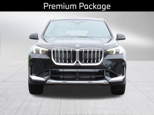 Black Sapphire Metallic 2025 BMW X1 xDrive28i
