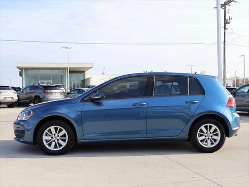 2017 Volkswagen Golf TSI S 4-Door