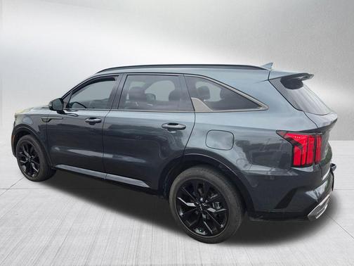 Gravity Grey 2022 Kia Sorento SX