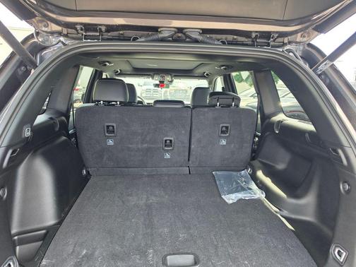 Baltic Gray Metallic Clearcoat 2025 Jeep Grand Cherokee Limited