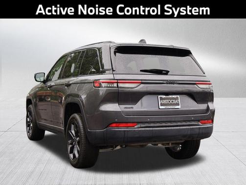 Baltic Gray Metallic Clearcoat 2025 Jeep Grand Cherokee Limited