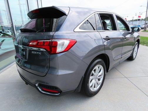 Photo 4 of 60 of 2017 Acura RDX Base