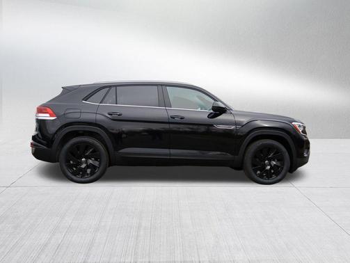 2026 Volkswagen Atlas Cross Sport 2.0T SE w/Technology 4MOTION