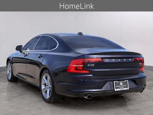 2017 Volvo S90 T5 Momentum