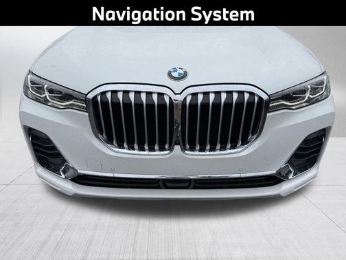Mineral White Metallic 2022 BMW X7 xDrive40i