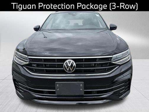 Deep Black Pearl 2023 Volkswagen Tiguan 2.0T SE R-Line Black