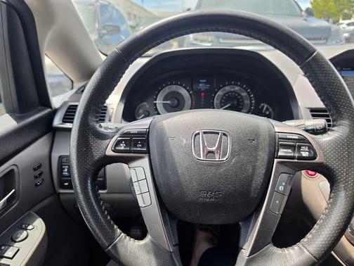 White Diamond Pearl 2016 Honda Odyssey Touring