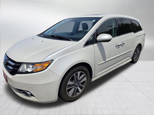White Diamond Pearl 2016 Honda Odyssey Touring