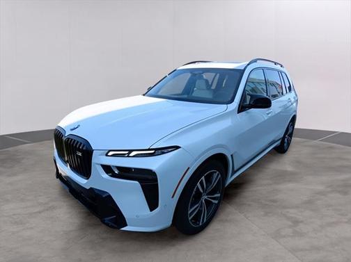 2025 BMW X7 M60i