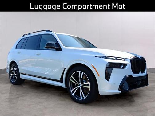 2025 BMW X7 M60i