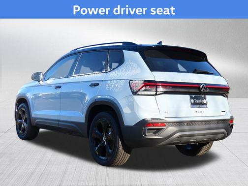 2025 Volkswagen Taos 1.5T SE Black