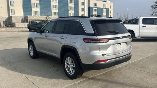 2026 Jeep Grand Cherokee Altitude