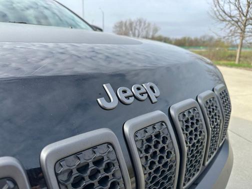 Diamond Black Crystal Pearlcoat 2019 Jeep Cherokee Trailhawk Elite