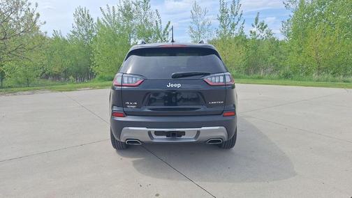 Diamond Black Crystal Pearlcoat 2021 Jeep Cherokee Limited