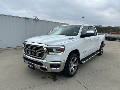 Bright White Clearcoat 2023 RAM 1500 Laramie