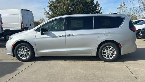 Silver Mist Clearcoat 2026 Chrysler Pacifica L