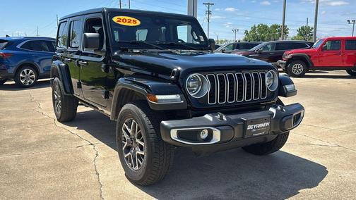 Black Clearcoat 2025 Jeep Wrangler 4-Door Sahara 4x4