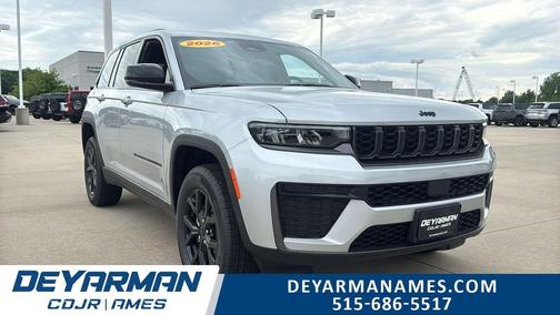 Silver Zynith 2026 Jeep Grand Cherokee Altitude