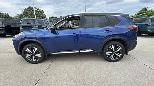 Caspian Blue Metallic/Super Black 2021 Nissan Rogue SL
