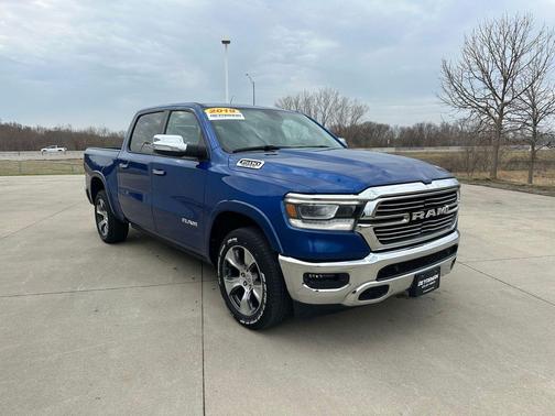 Blue Streak Pearlcoat 2019 RAM 1500 Laramie