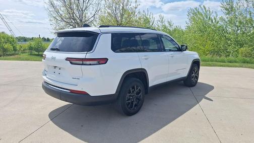 Bright White Clearcoat 2023 Jeep Grand Cherokee L Limited