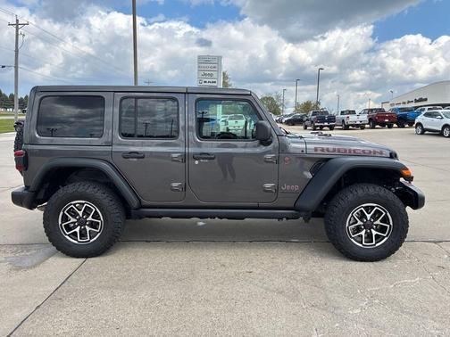 Granite Crystal Metallic Clearcoat 2025 Jeep Wrangler Rubicon
