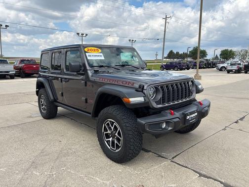Granite Crystal Metallic Clearcoat 2025 Jeep Wrangler Rubicon