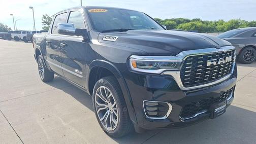 Diamond Black Crystal Pearlcoat 2026 RAM 1500 ST