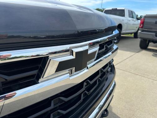 Dark Ash Metallic 2023 Chevrolet Silverado 1500 LT